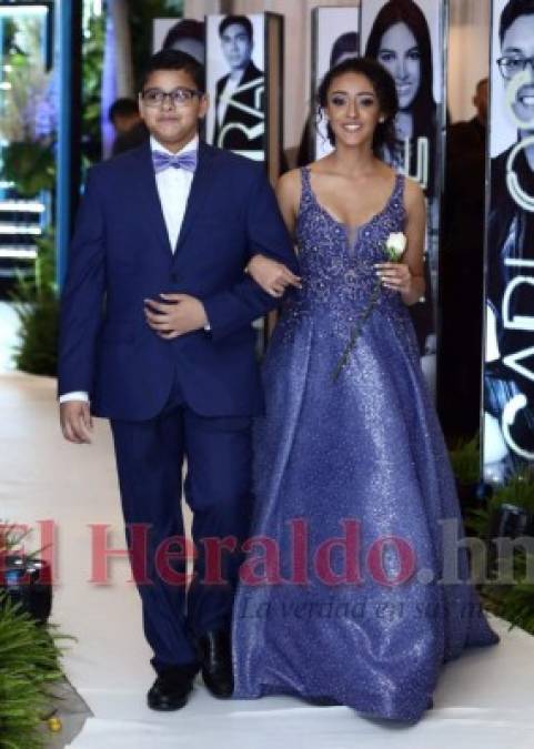 FOTOS:Las seniors más bellas en la inolvidable Prom 2019 de la Macris School