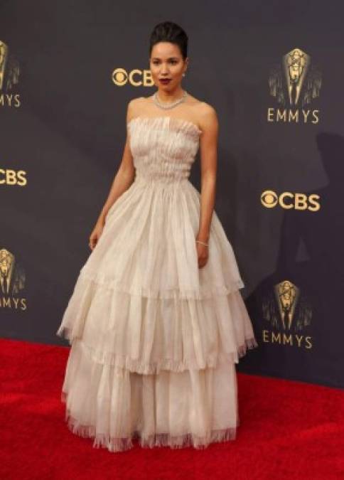 Con alas negras, esmoquin o trajes llamativos: Los mejor vestidos de los Emmy 2021