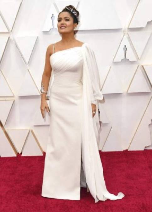 FOTOS: Salma Hayek y el vestido blanco que no favoreció su figura en los Oscar 2020