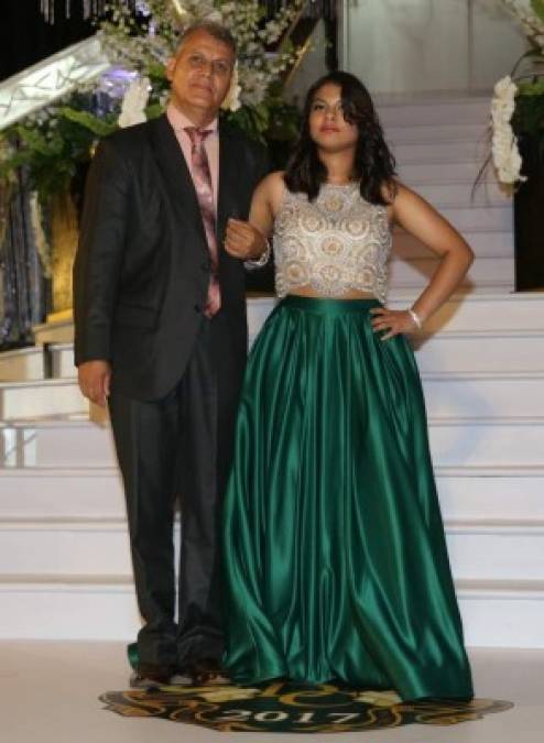 DelCampo International School: Memorable desfile de padres e hijas en la Prom 2017