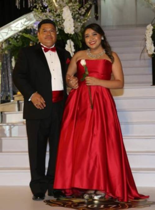 DelCampo International School: Memorable desfile de padres e hijas en la Prom 2017