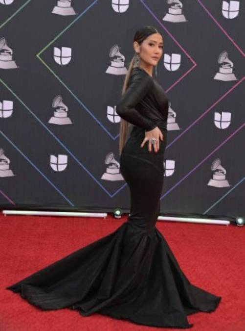 En Imágenes: famosos que se robaron las miradas en los Latin Grammy 2021