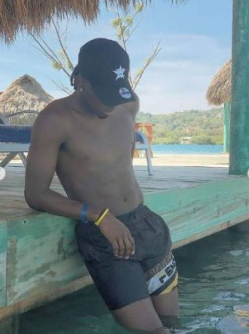 FOTOS: Así es Marian Santos, cantante mexicana que coincidió en Roatán con Alberth Elis