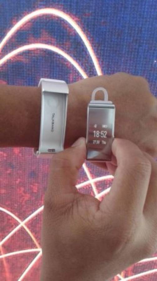 Huawei lanza el P8 y la pulsera TalkBand B2