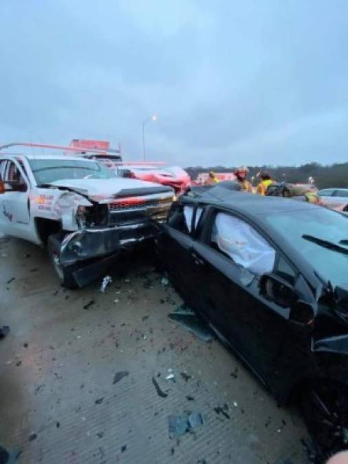 Impactantes imágenes del aparatoso accidente de 75 carros en autopista de Texas