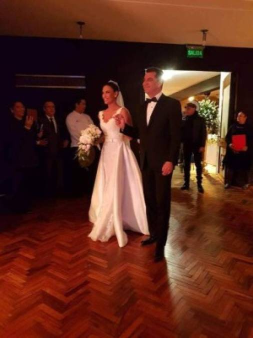 Las fotos más románticas de la boda del diputado Elvin Santos con Marcela Montaño