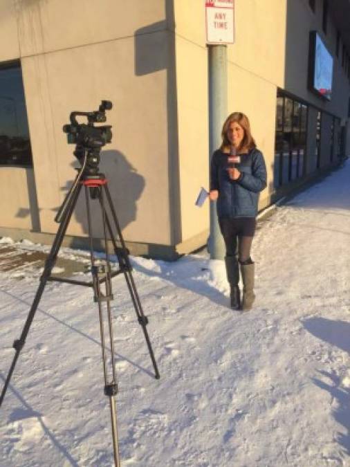 Maria Athens, la periodista envuelta en escándalo que llevó a la renuncia de un alcalde en Alaska (FOTOS)