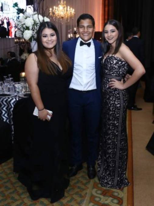 Prom 2017 de la Academia Los Pinares: Seniors que deslumbraron con su belleza y vestuario