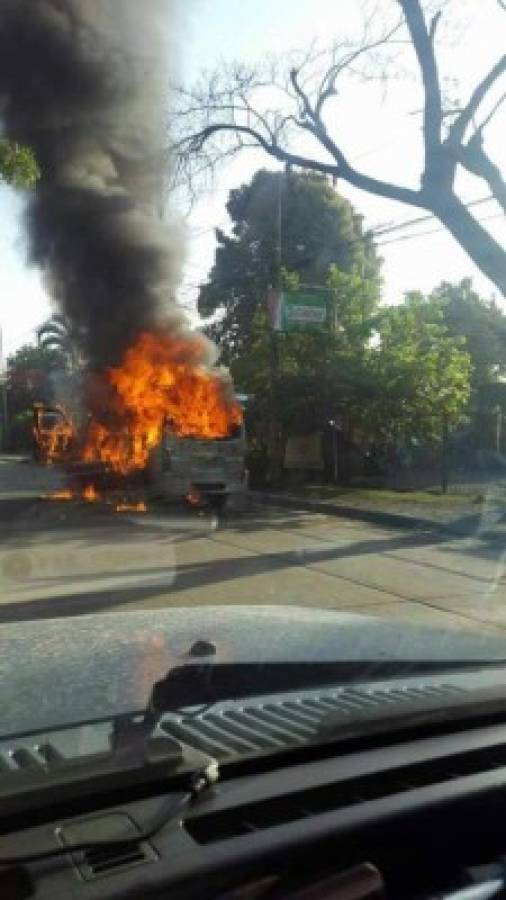 Queman bus en el barrio Barandillas de San Pedro Sula