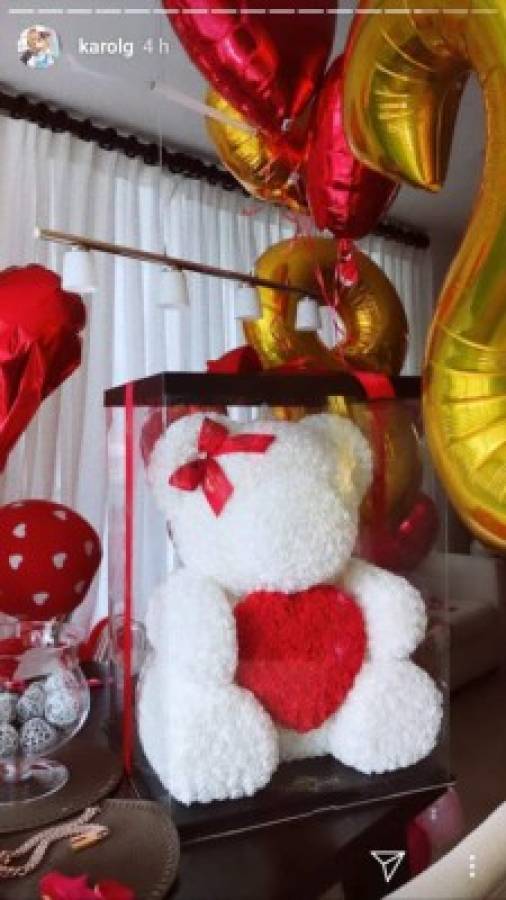 FOTOS: Anuel AA sorprende a Karol G con rosas y globos en su cumpleaños