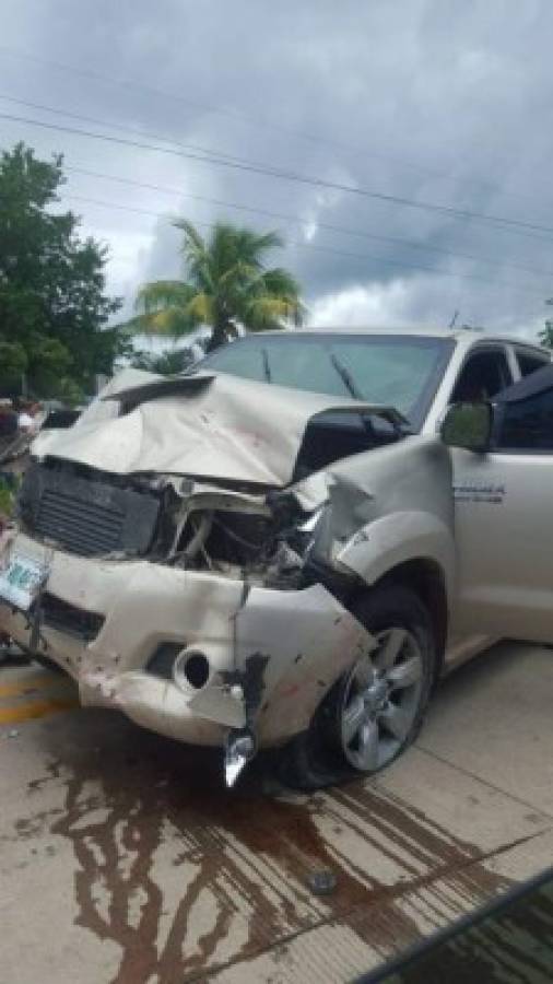 Colisión entre dos vehículos acaba con la vida de tres personas en Olancho