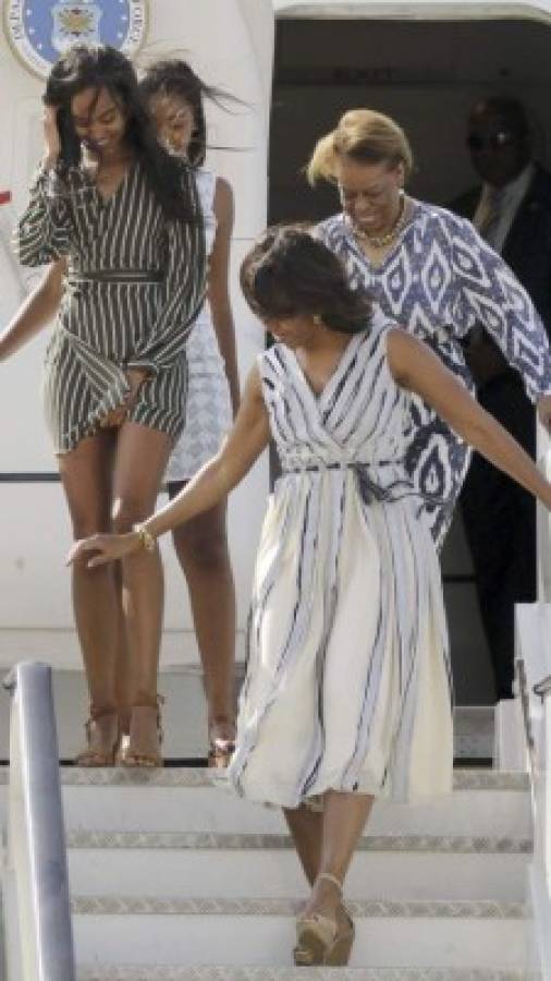 El viento le hace una mala pasada a la hija adolescente del presidente Obama