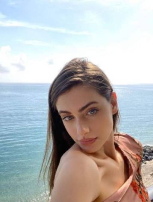 Así es Yael Shelbia, la mujer con el rostro más bello de 2020 (FOTOS)
