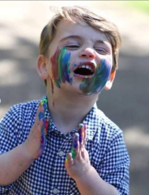 Príncipe Louis cumple 2 años y lo celebran con tiernas fotos