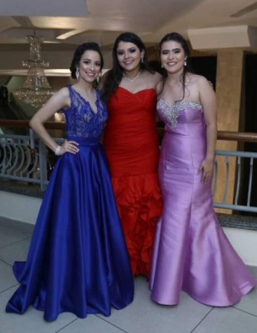 Ellas fueron las mejores vestidas en la Prom 2017 de la Macris School