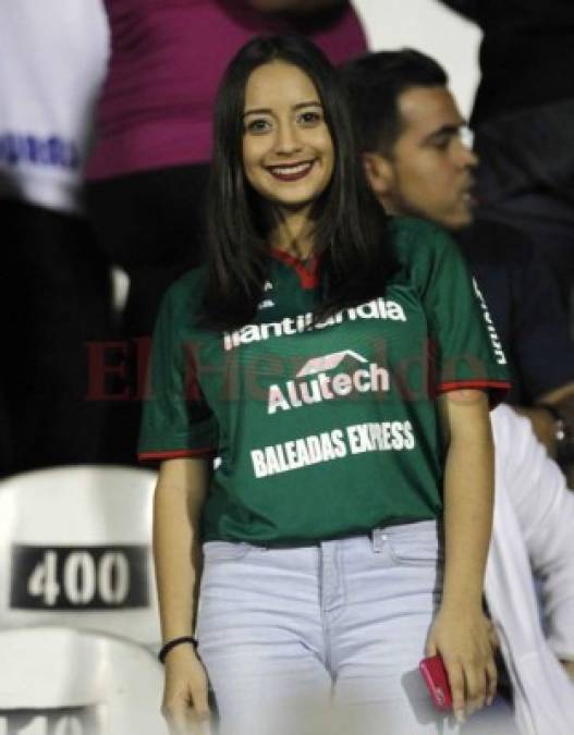 Bellas catrachas se robaron las miradas en la semifinal Real España vs Marathón