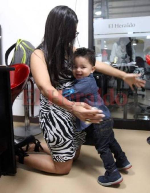 La primera sesión de fotos de Ariela Cáceres junto a su hijo Mateo Alexander
