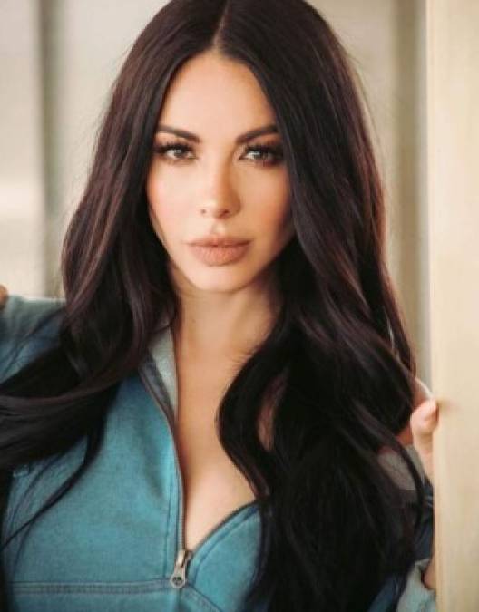 FOTOS: Jimena Sánchez cada vez se parece más a Kim Kardashian