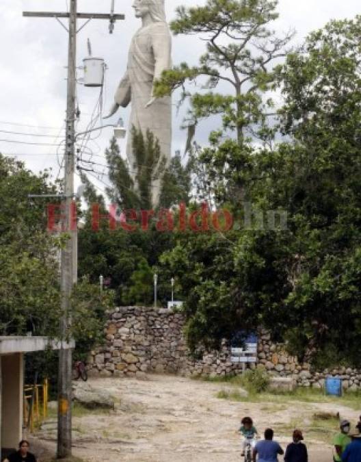 Familias enteras disfrutan la belleza natural de El Picacho (FOTOS)