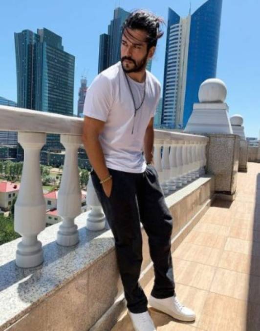 FOTOS: Burak Ozcivit, el actor considerado el hombre más guapo de Turquía
