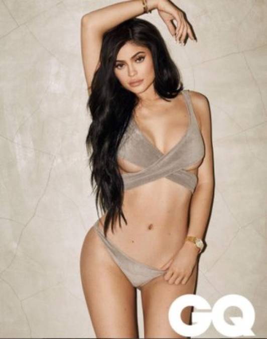 Fotos muestran que Kylie Jenner destronó a Kim Kardashian como la más sexi del clan