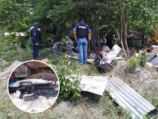 Desde este centro de operaciones de la colonia Planeta de La Lima, Cortés, los pandilleros de la 18 planificaban los crímenes. En el lugar encontraron un fusil -imagen inserta-. Foto: Cortesía Policía Nacional.