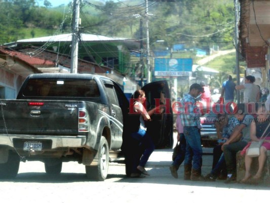 En las diferentes calles y avenidas puede apreciarse un constante movimiento de personas y el intercambio comercial.