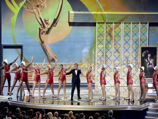 Sean Spicer participó del número de apertura de los Emmys. Foto AFP