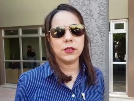 Tatiana Núnez, madre de Carlos Collier, se mostró inconforme con la sentencia para los jóvenes implicados en la muerte de su hijo. Foto: EL HERALDO.