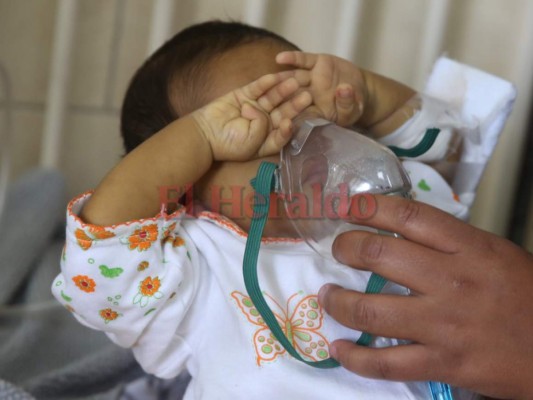 La bebé permanece interna en el Hospital Materno Infantil.