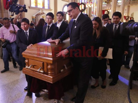 FOTOS: Familiares y amigos dan el último adiós a Rafael Ferrari en la capital de Honduras