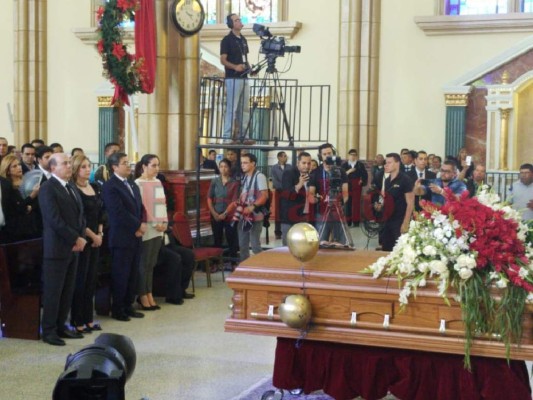 FOTOS: Familiares y amigos dan el último adiós a Rafael Ferrari en la capital de Honduras