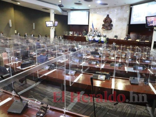 Los contratos serían aprobados en una sesión virtual, como ya es costumbre. Foto: EL HERALDO.