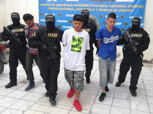 Los detenidos fueron identificados como Marco Antonio Rodríguez Lagos (22), Redin Josué López (19) y Bairon Antonio Valle Andino.