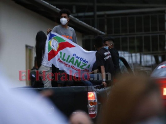 Algarabía en entrega de planillas del PAC y Partido Alianza Patriótica (Fotos)