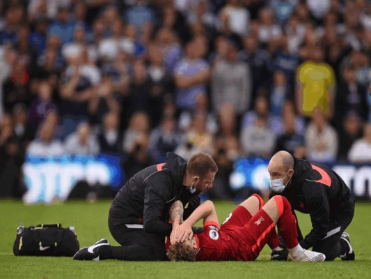La espeluznante lesión de Harvey Elliott, mediocampista del Liverpool (Fotos)