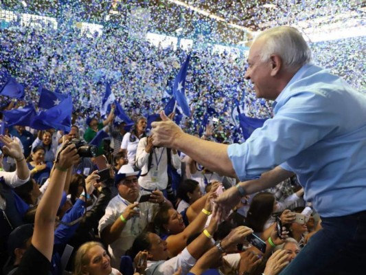 FOTOS: Así pidió JOH cuarta victoria para el Partido Nacional durante convención