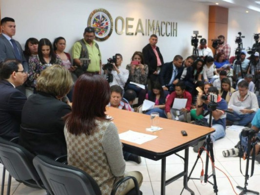 Representantes de la Maccih ante los medios de comunicación.