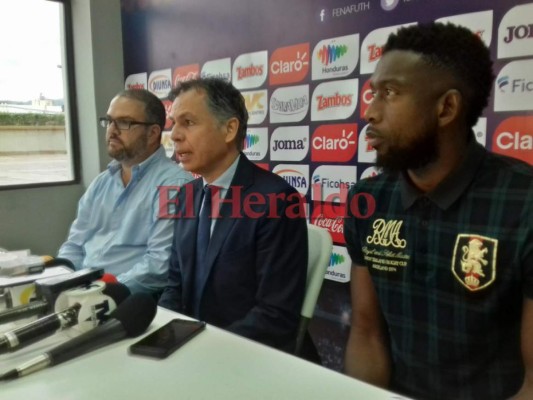 Johnny Palacios durante la conferencia de prensa con autoridades de la Fenafuth. (Foto: Juan Salgado / EL HERALDO)