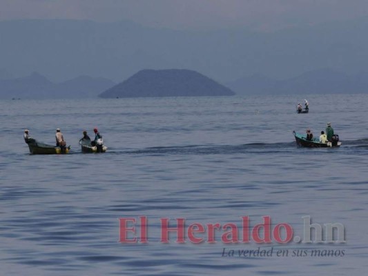 Cuando no hayan peces del lado de Honduras, cruzan la frontera marítima. Foto: David Romero/El Heraldo