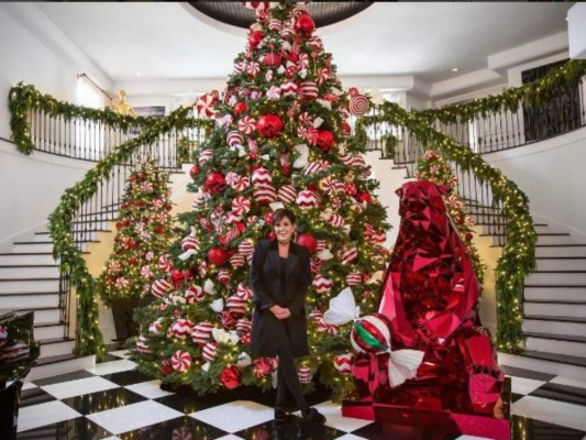 Los extravagantes árboles de Navidad de los famosos