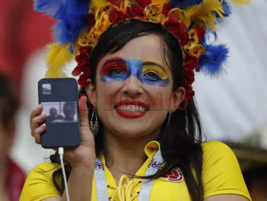 El duelo Polonia vs Colombia se llenó de hermosas mujeres
