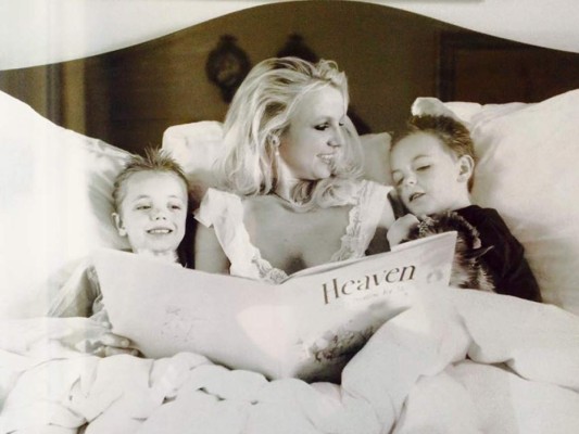 Britney gasta durante el mes de diciembre unos 200,000 euros en regalos para sus hijos.