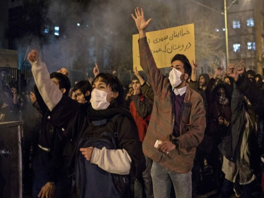 'Tu mentira fue intencional', violentas protestas en Irán tras derribo de avión ucraniano