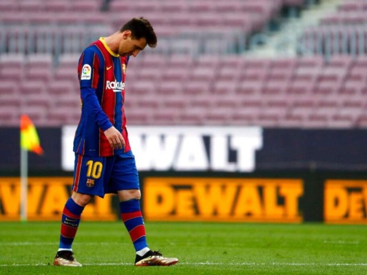 Cuando el club se negó a dejarle partir, Messi dijo que se concentraría en esta temporada. Dejó la decisión definitiva sobre su futuro tras el 30 de junio, cuando expira su actual vínculo contractual. Foto: AP