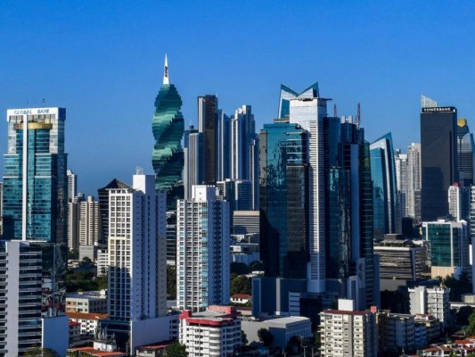 El país centroamericano permanece en la lista de territorios considerados como 'paraísos fiscales' por Francia y la Unión Europea. FOTO: AFP