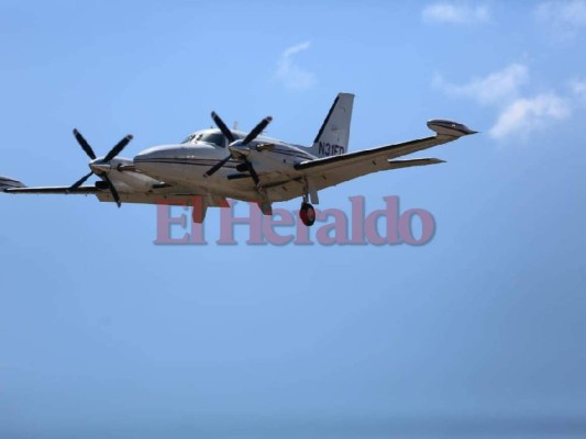 FOTOS: Así fue el aterrizaje de emergencia de una avioneta en el aeropuerto Toncontín
