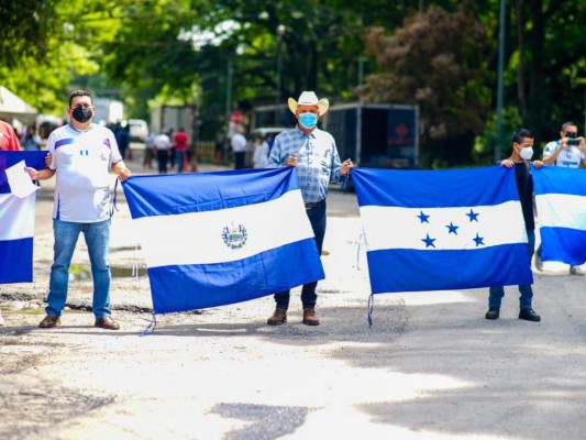 'Honduras se lo agradece': emoción por donación de vacunas desde El Salvador