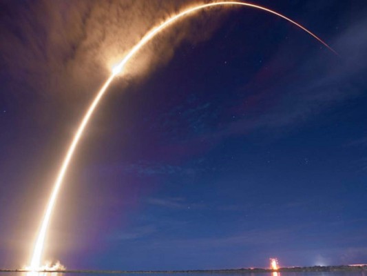 La misión de Quetzal 1, al estar en el espacio, será probar un sensor óptico para la detección de clorofila en cuerpos de agua. Foto: SpaceX