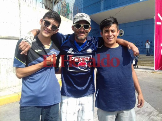 FOTOS: Ambientazo en las afueras de estadio Nacional a la espera de Motagua vs Olimpia